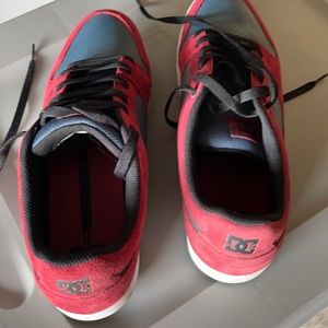DC SHOES SIZE 13